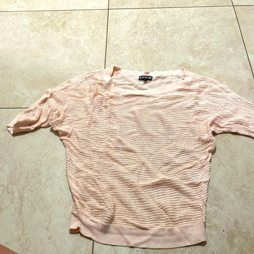 Express light pink sweater 1/2 length sleeves